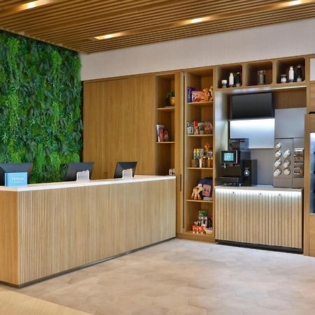 Hilton Garden Inn Dubai Business Bay Exterior foto